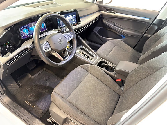 Volkswagen Golf VIII 7 of 13