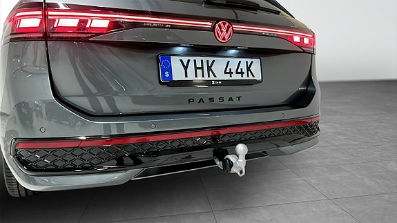 Volkswagen Passat 6 of 24