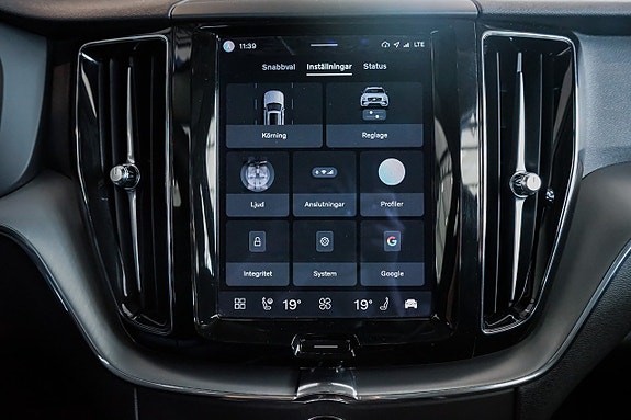 Volvo XC60 14 of 27