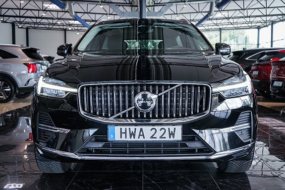 Volvo XC60 2 of 27