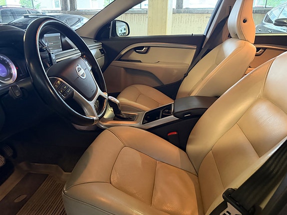 Volvo V70 11 of 25