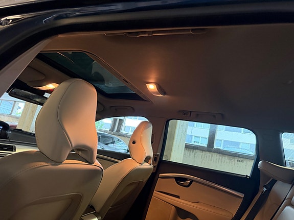 Volvo V70 16 of 25
