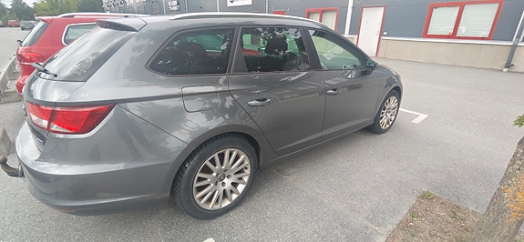 Seat Leon 2 of 3