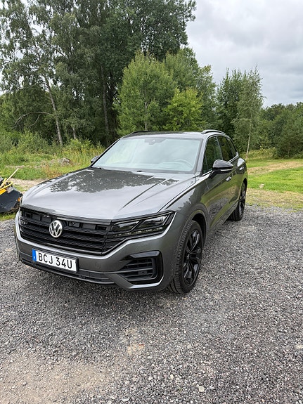 Volkswagen Touareg 2 of 5