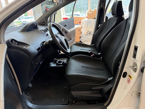 Toyota Yaris 14 of 24