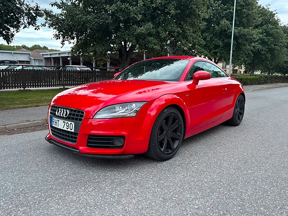 Audi TT 2 of 5