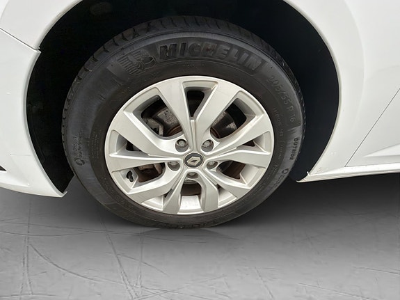 Renault Megane E-Tech 27 of 30