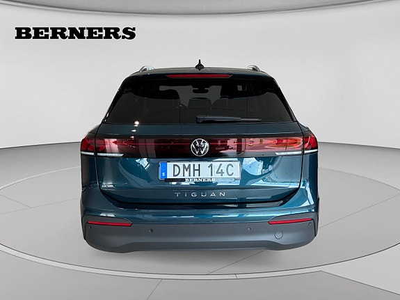 Volkswagen Tiguan 3 of 5