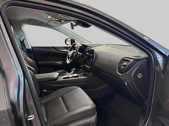 Lexus NX450h+ 8 of 10