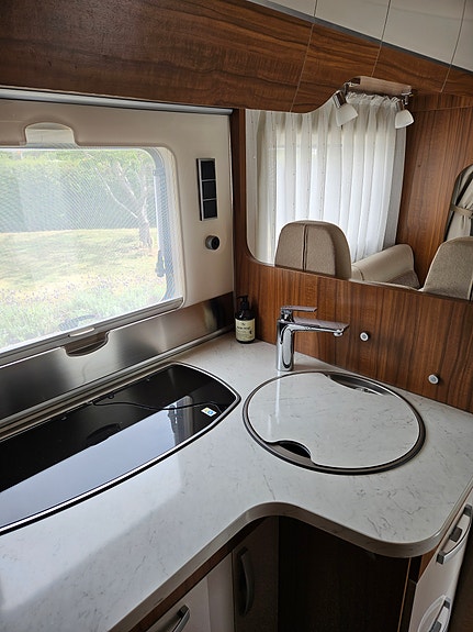 Hymer T 698 CL 60 Edition, Hydraliska stödben 12 of 18