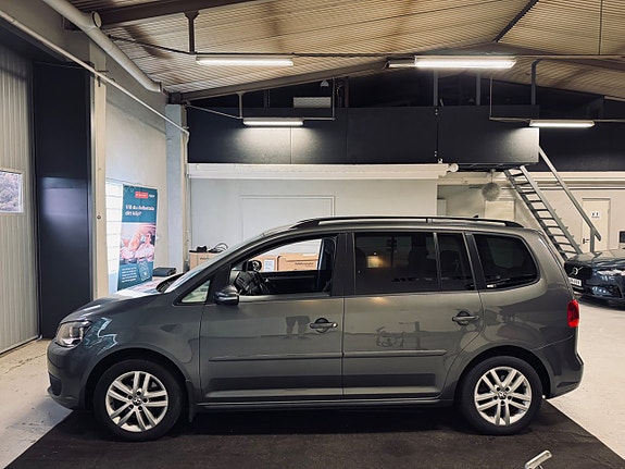 Volkswagen Touran 6 of 23