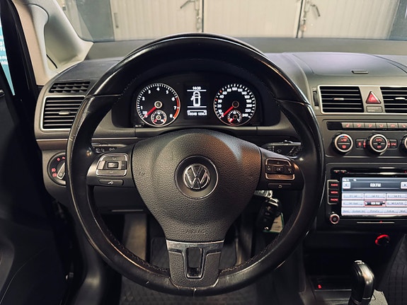 Volkswagen Touran 9 of 23