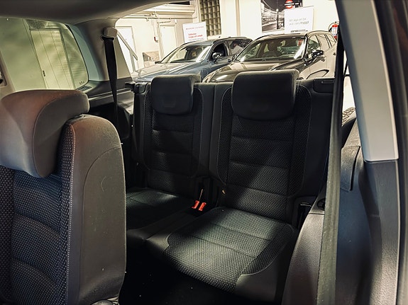 Volkswagen Touran 19 of 23