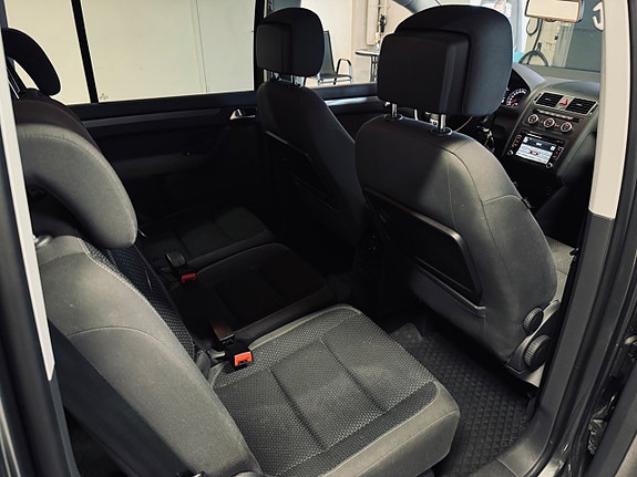 Volkswagen Touran 18 of 23