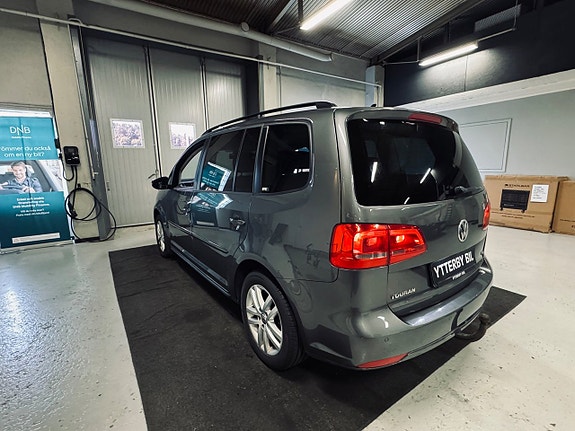 Volkswagen Touran 5 of 5
