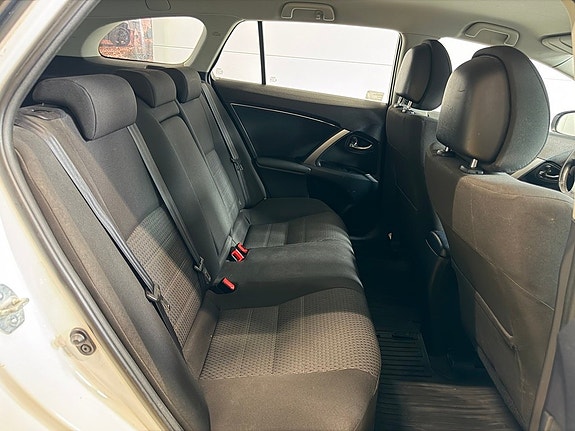 Toyota Avensis 28 of 30