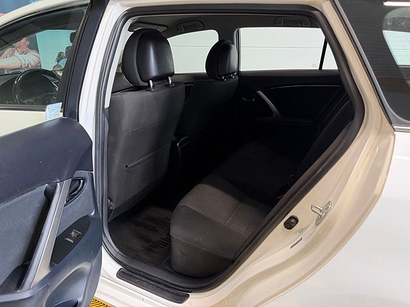 Toyota Avensis 13 of 30