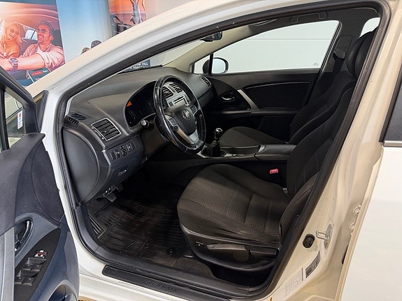 Toyota Avensis 17 of 30