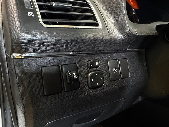 Toyota Avensis 16 of 30