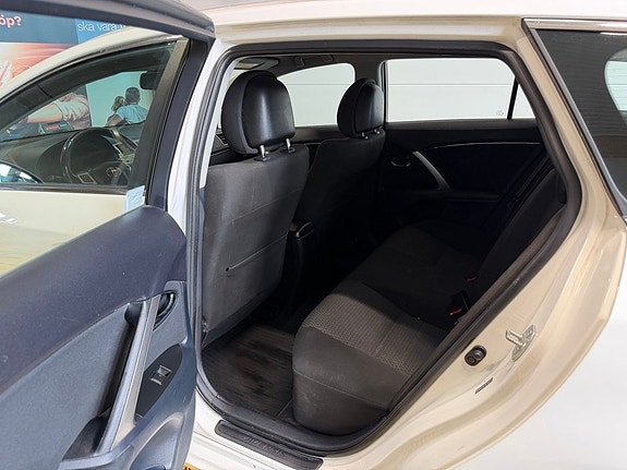 Toyota Avensis 14 of 30