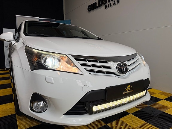 Toyota Avensis 5 of 30