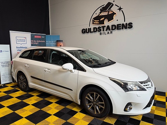 Toyota Avensis 3 of 30