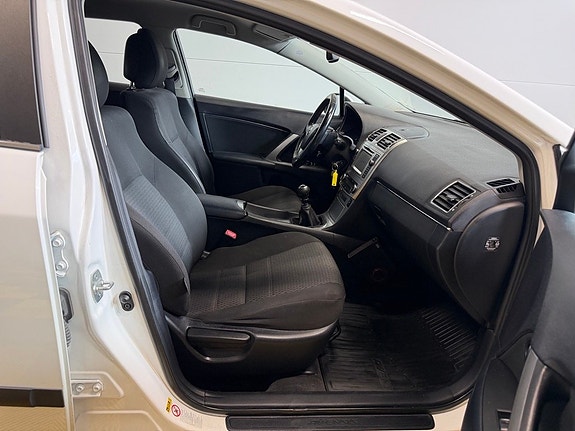 Toyota Avensis 29 of 30