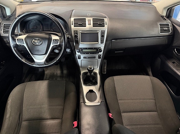 Toyota Avensis 15 of 30