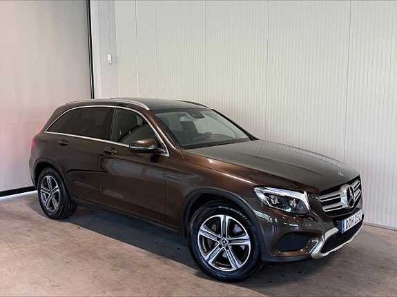 Mercedes-Benz GLC220 d 2 of 5