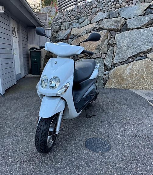 Yamaha Neos 3 of 3
