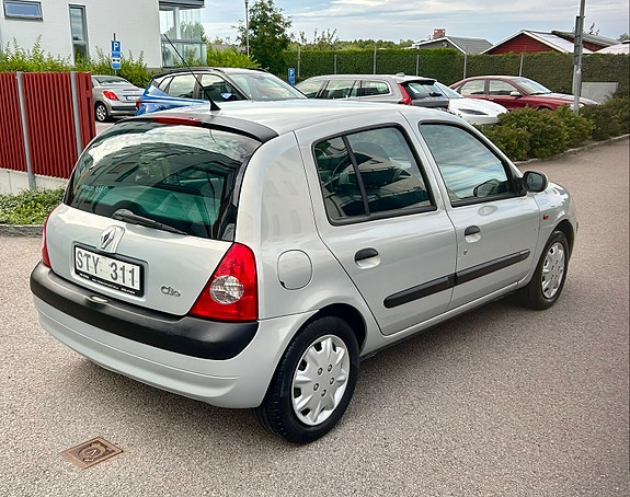 Renault Clio 2 of 5