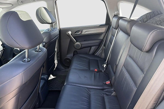 Honda CR-V 8 of 13