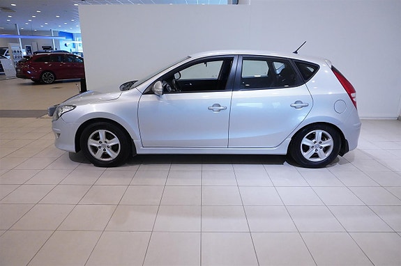 Hyundai i30 2 of 5