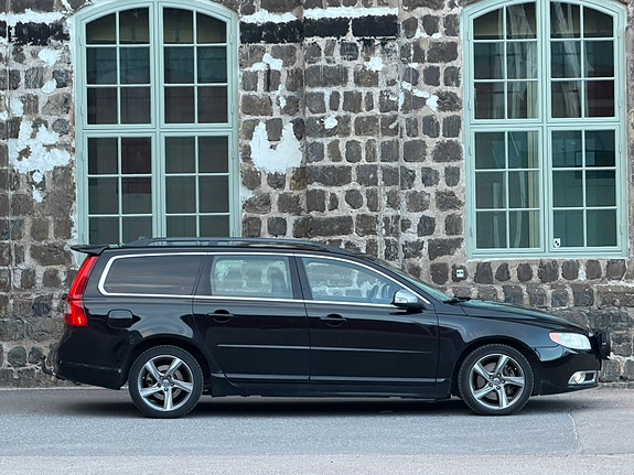Volvo V70 3 of 6