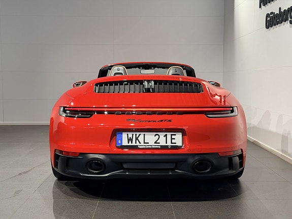Porsche 911 Carrera GTS 15 of 30