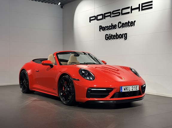 Porsche 911 Carrera GTS 2 of 30