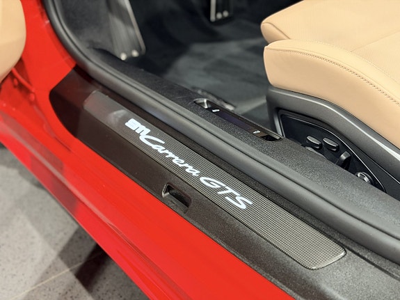 Porsche 911 Carrera GTS 22 of 30
