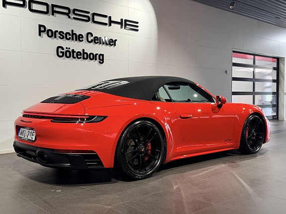 Porsche 911 Carrera GTS 8 of 30