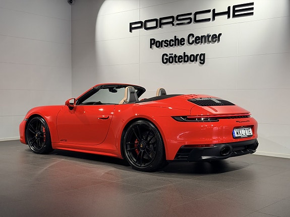 Porsche 911 Carrera GTS 13 of 30