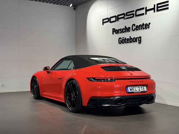 Porsche 911 Carrera GTS 10 of 30