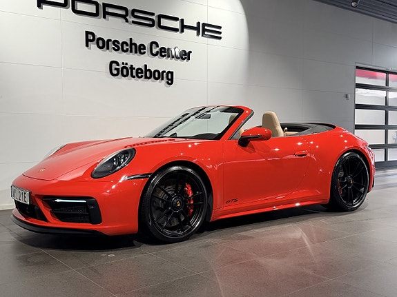 Porsche 911 Carrera GTS 16 of 30