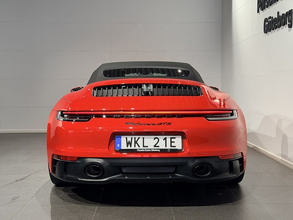 Porsche 911 Carrera GTS 11 of 30