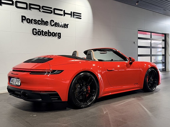 Porsche 911 Carrera GTS 4 of 30