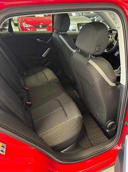 Audi Q2 8 of 27