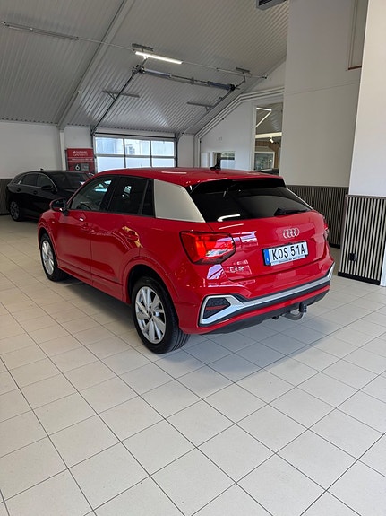 Audi Q2 2 of 27