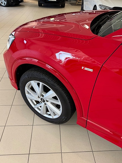 Audi Q2 21 of 27