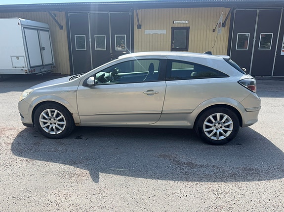 Opel Astra 2 of 5
