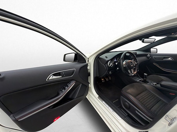 Mercedes-Benz A180 10 of 28