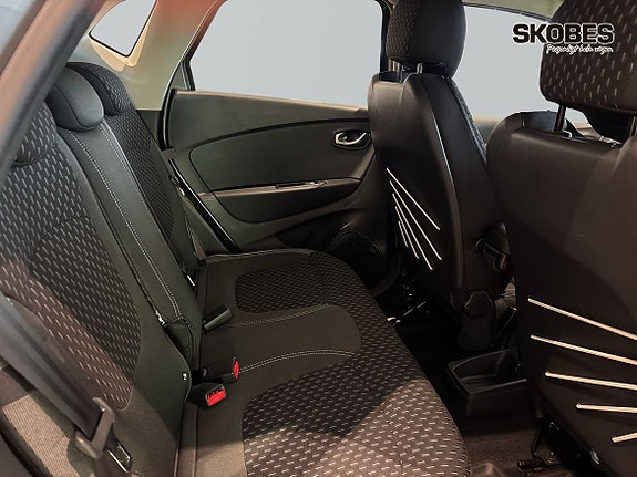Renault Captur 21 of 23