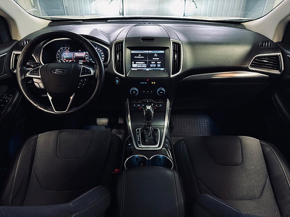 Ford Edge 18 of 23